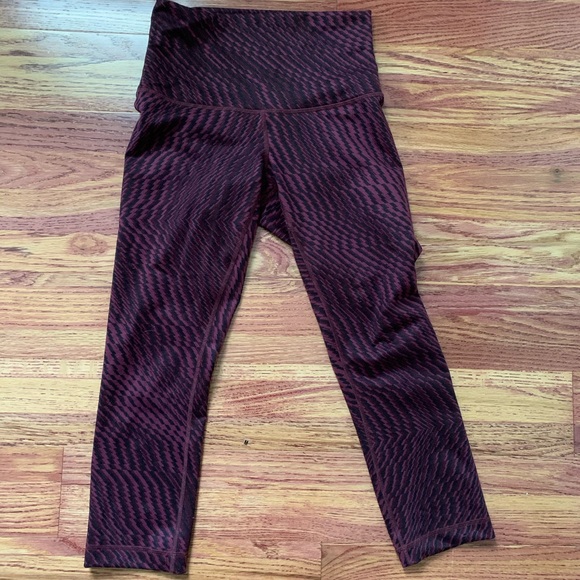EXCLUSIVE LULU LEMON high waisted crops - Picture 5 of 5